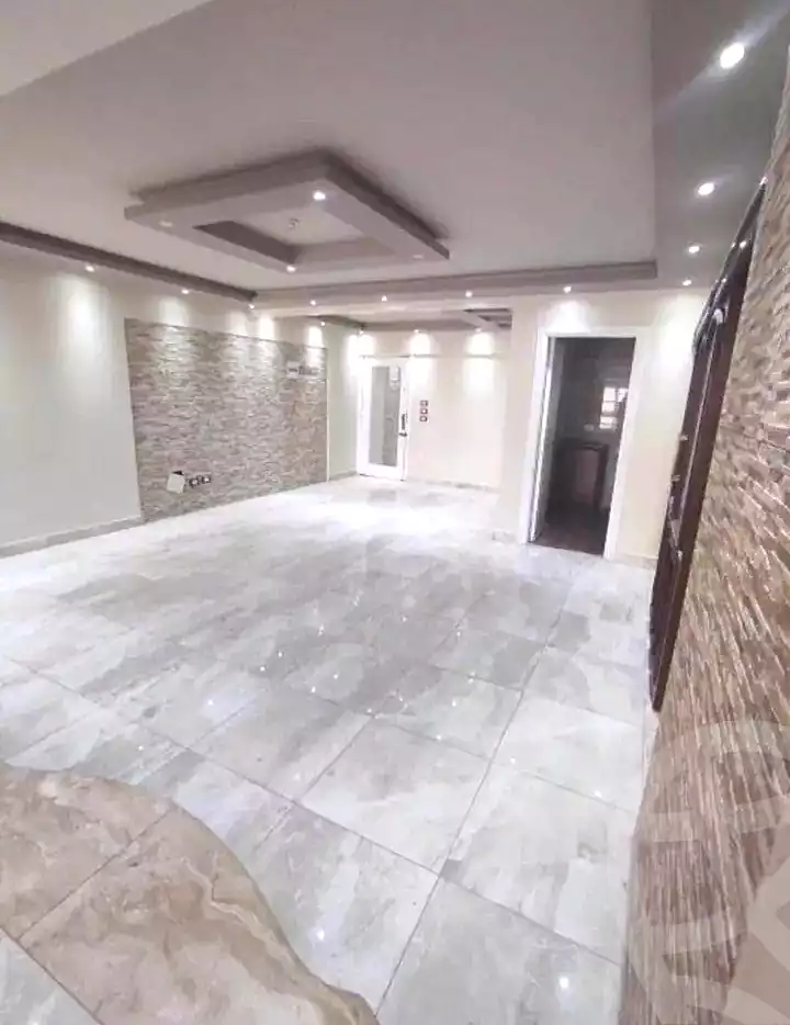 https://aqarmap.com.eg/ar/listing/7221617-for-rent-alexandria-moharram-bey