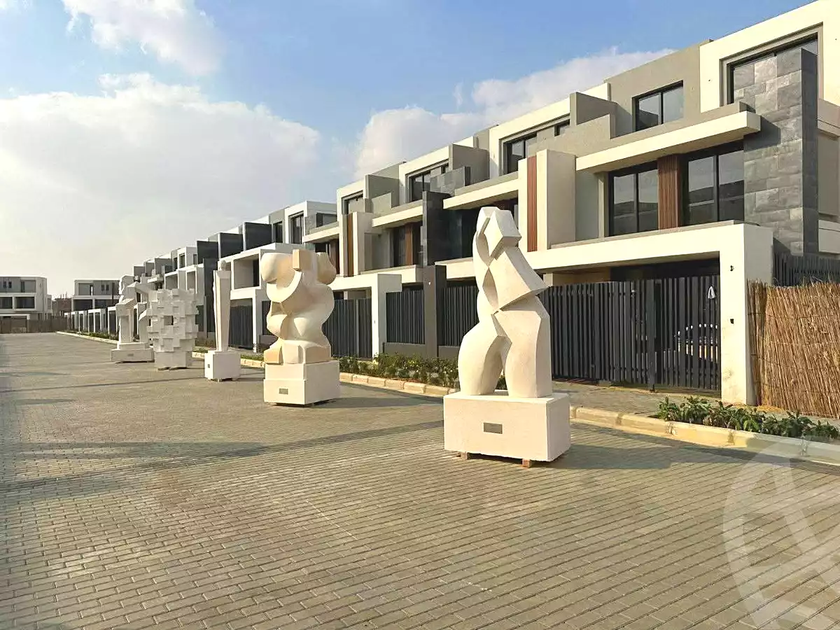 https://aqarmap.com.eg/en/listing/7221971-for-sale-cairo-new-cairo-compounds-el-patio-town-compound-la-vista