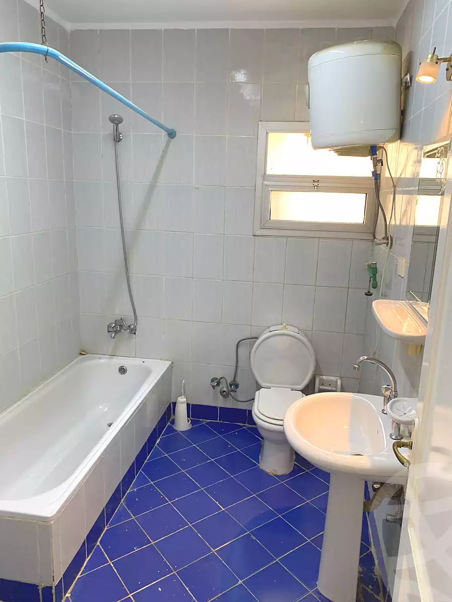 https://aqarmap.com.eg/ar/listing/7221759-for-rent-cairo-new-cairo-lrhb-city-phase-3-youssef-wahbi-st