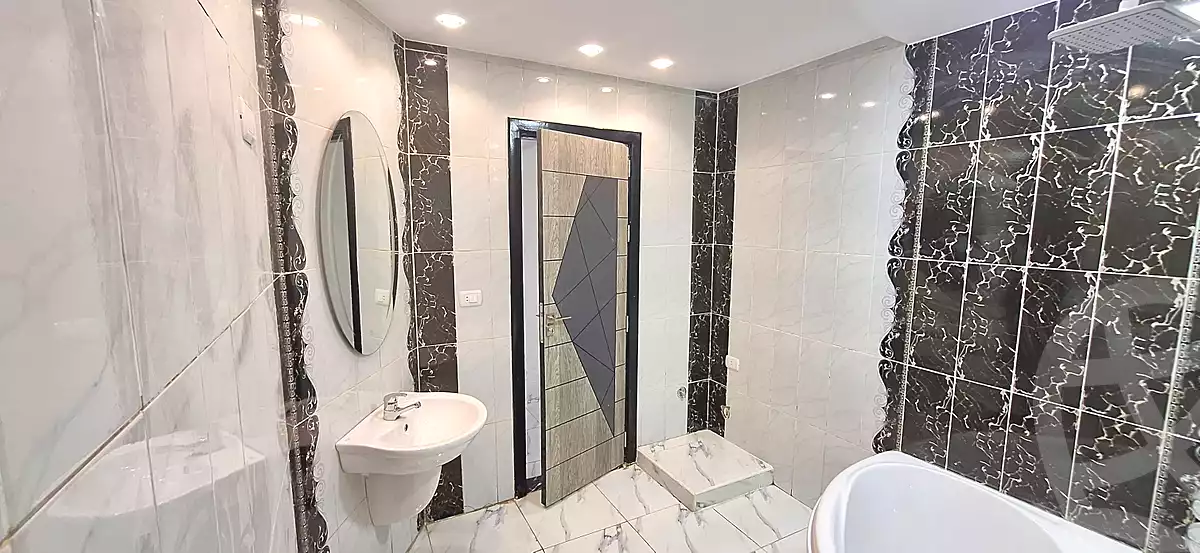 https://aqarmap.com.eg/ar/listing/7222203-for-sale-qalyubia-shubra-el-khaima-shubra-el-khaima-city-ahmed-oraby-st