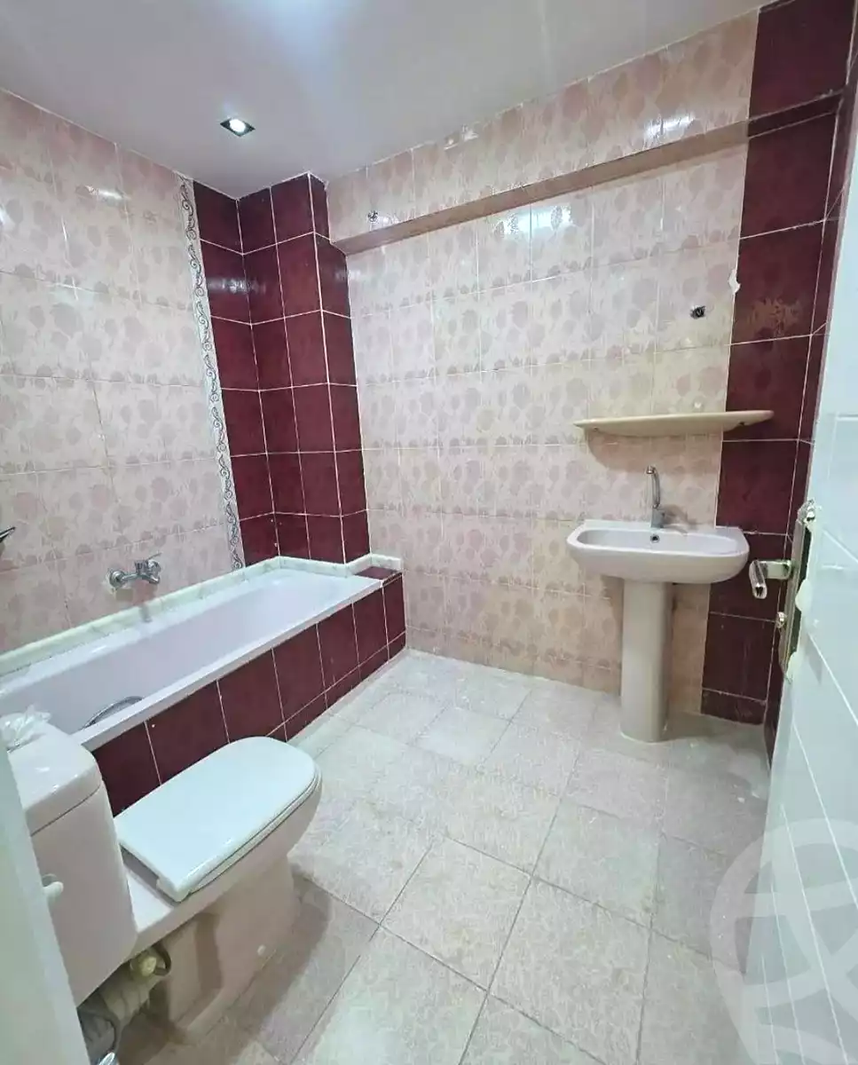 https://aqarmap.com.eg/ar/listing/7222519-for-sale-alexandria-sydy-bshr-sydy-bshr-bhry-gamal-abd-el-nasir-st