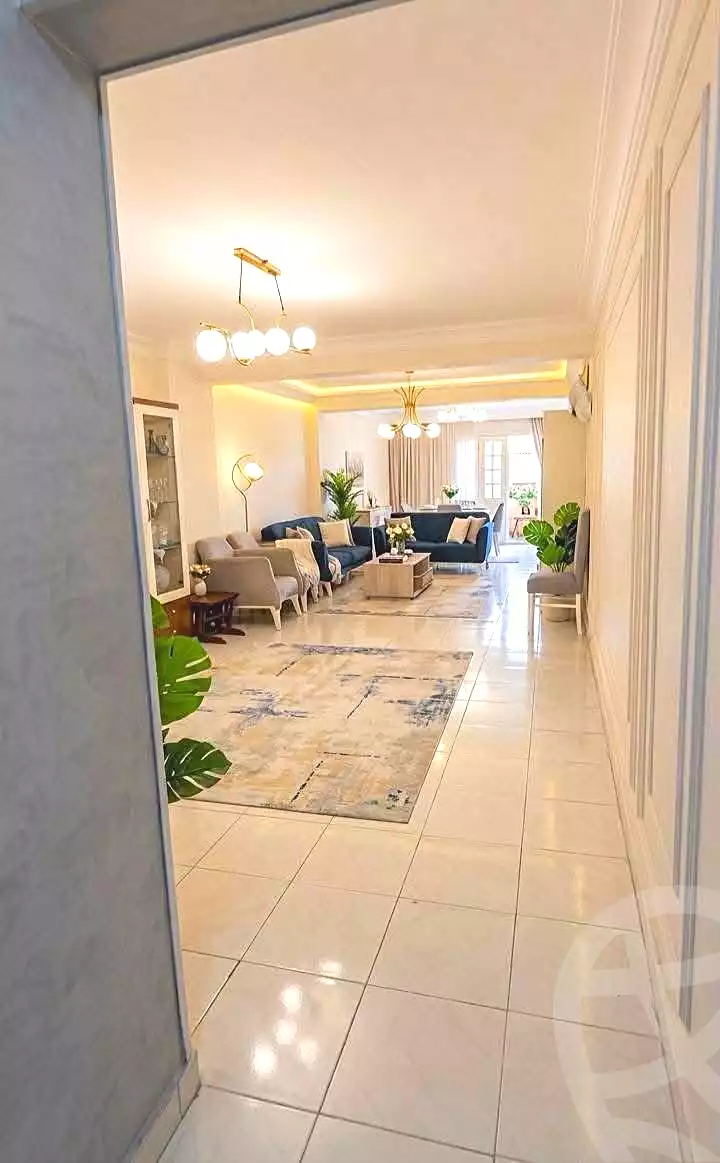https://aqarmap.com.eg/ar/listing/7224182-for-sale-cairo-helwan-ahmed-enci-st