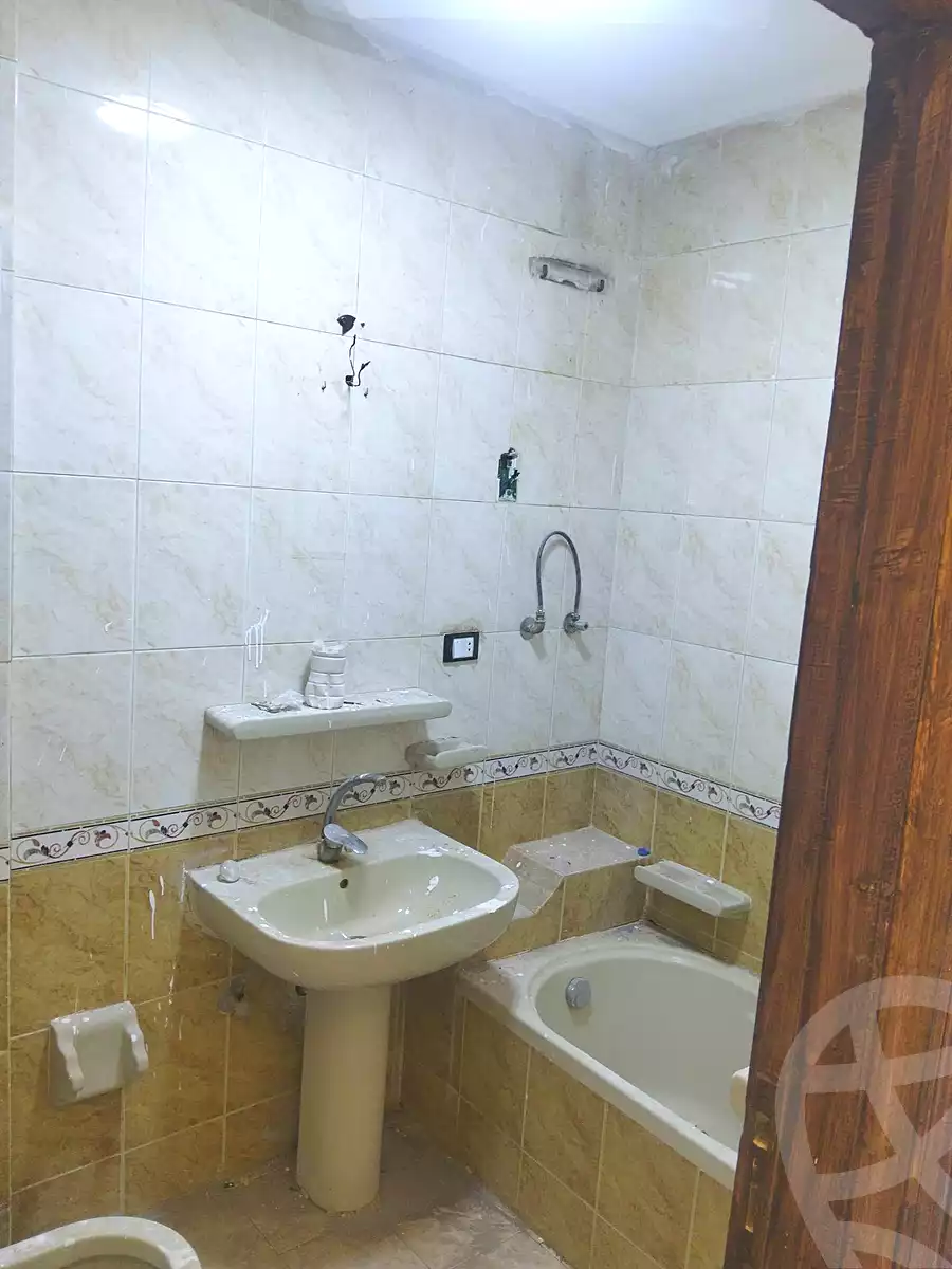 https://aqarmap.com.eg/ar/listing/7226142-for-sale-alexandria-al-agamy-lbytsh-el-saleheen-mosque-st