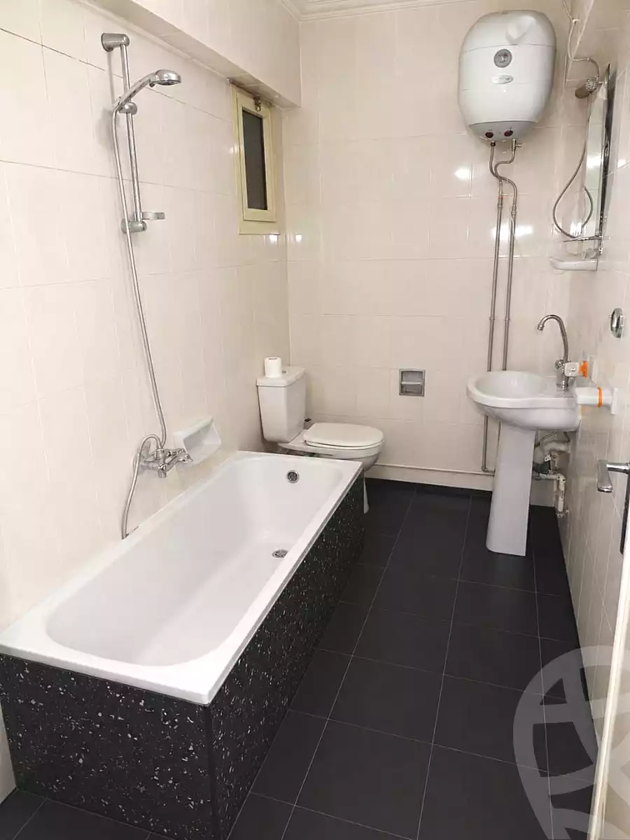 https://aqarmap.com.eg/ar/listing/7226389-for-rent-cairo-6th-of-october-el-ahyaa-neighborhood-8th-lmjwr-lthny