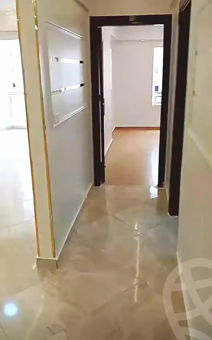 https://aqarmap.com.eg/ar/listing/7227525-for-sale-alexandria-sydy-bshr-sydy-bshr-bhry-mohamed-el-srafi-st.