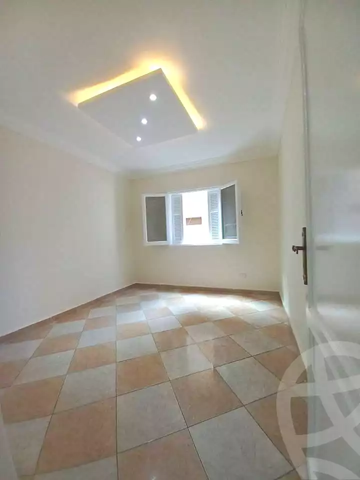 https://aqarmap.com.eg/ar/listing/7228830-for-sale-alexandria-el-asafra-shr-45
