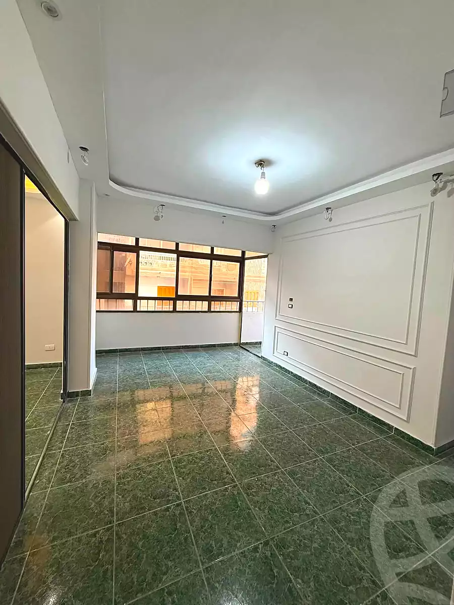 https://aqarmap.com.eg/ar/listing/7229242-for-sale-alexandria-el-asafra-shr-45