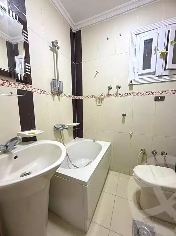https://aqarmap.com.eg/ar/listing/7229299-for-sale-alexandria-el-asafra-shr-45