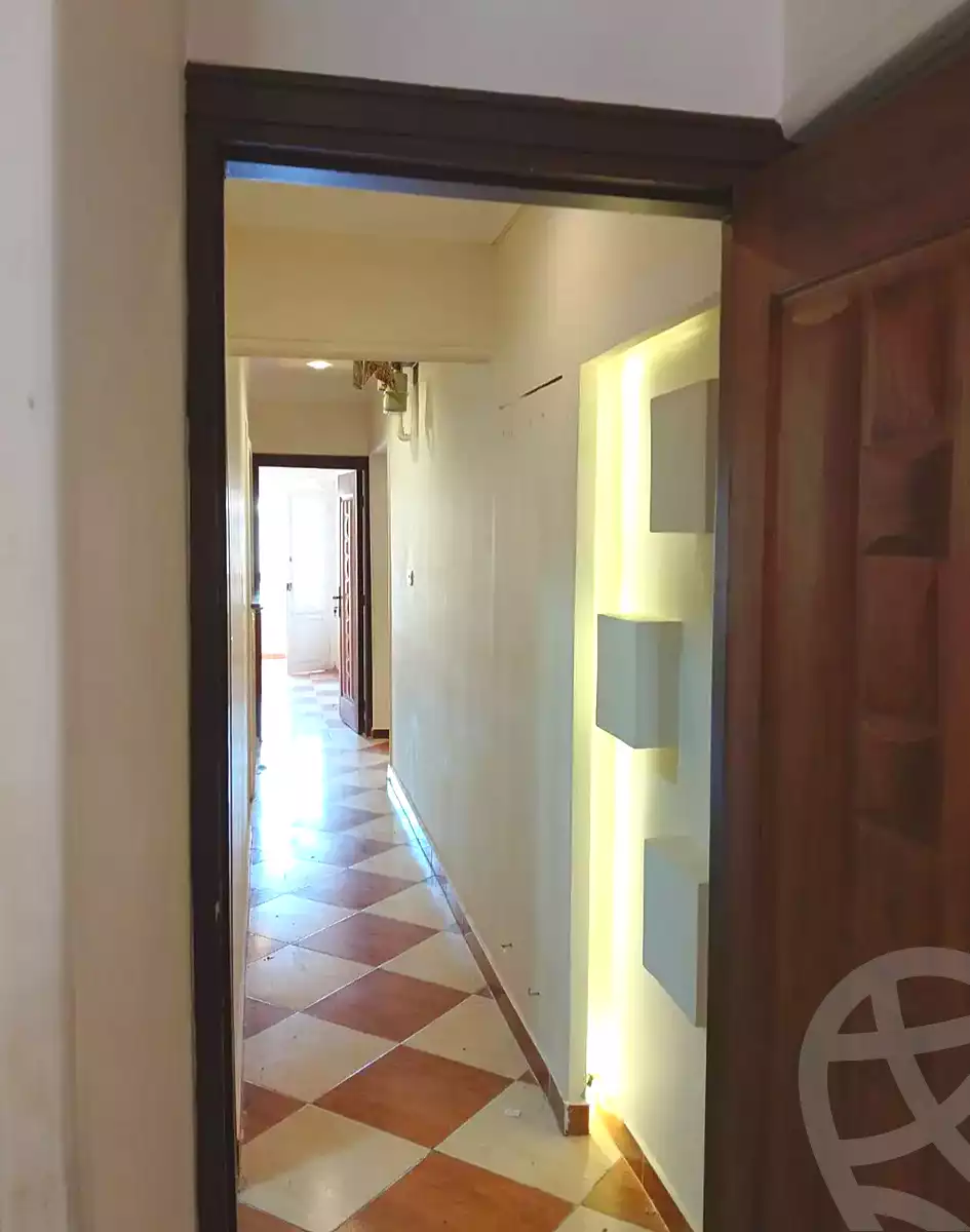 https://aqarmap.com.eg/ar/listing/7229778-for-sale-alexandria-el-asafra-shr-45