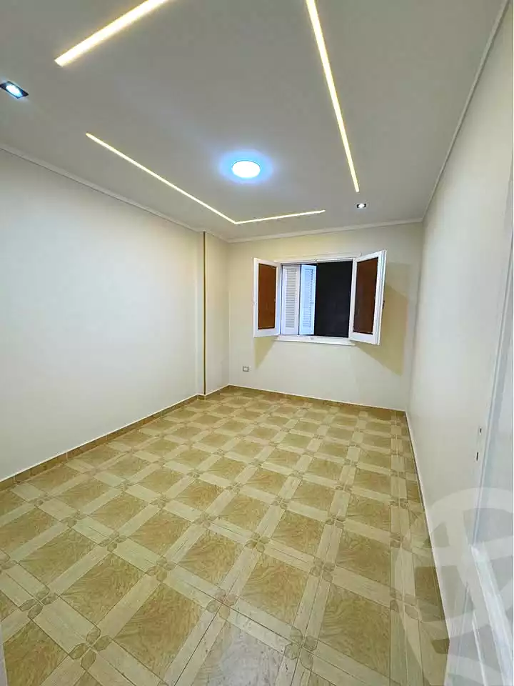 https://aqarmap.com.eg/ar/listing/7230684-for-sale-alexandria-sydy-bshr-sydy-bshr-bhry-shr-mhmwd-l-yswy