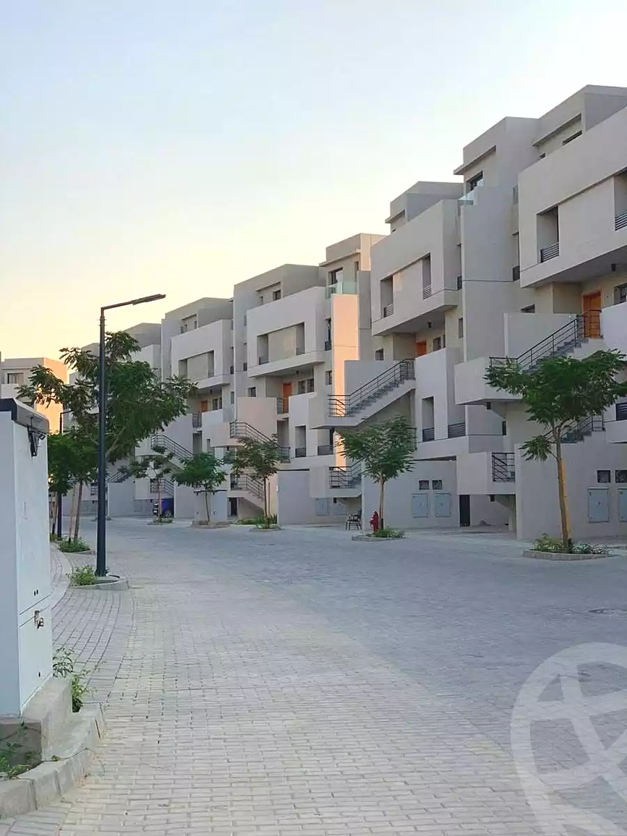 https://aqarmap.com.eg/ar/listing/7231351-for-sale-cairo-el-shorouk-compounds-al-burouj-compound-imkan