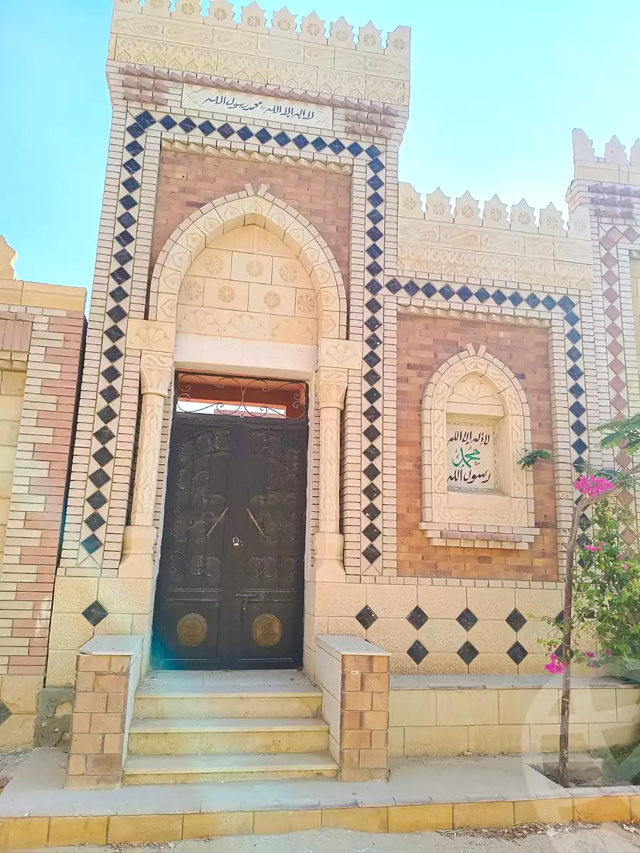 https://aqarmap.com.eg/en/listing/7232567-for-sale-cairo-6th-of-october-el-wahatt-road
