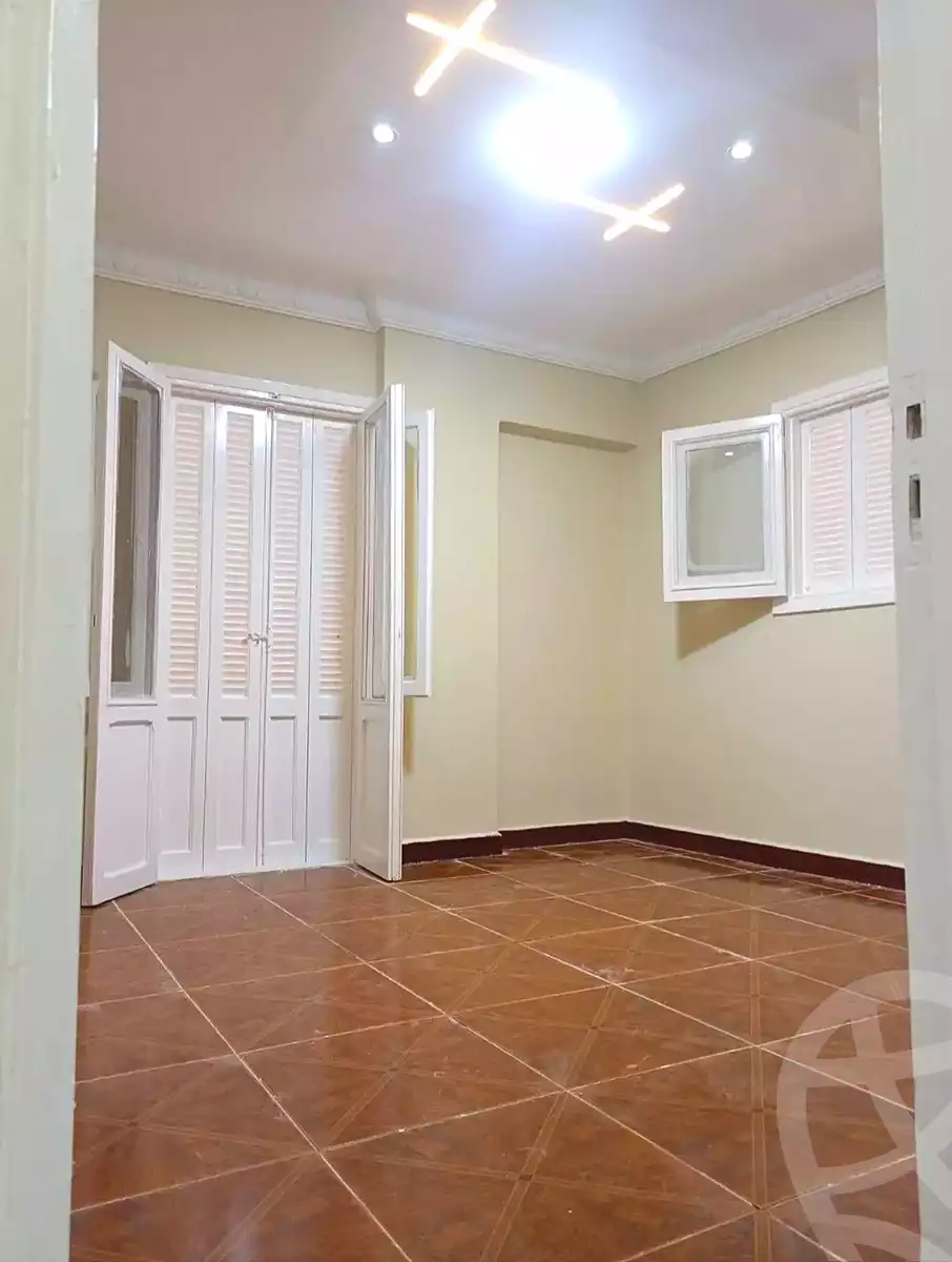 https://aqarmap.com.eg/ar/listing/7233014-for-sale-alexandria-al-agamy-el-hanouvel-el-kholafaa-el-rashdeen-st