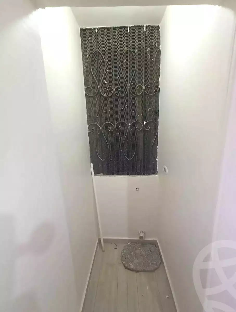 https://aqarmap.com.eg/en/listing/7233079-for-sale-alexandria-al-agamy-el-hanouvel-yathreb-st