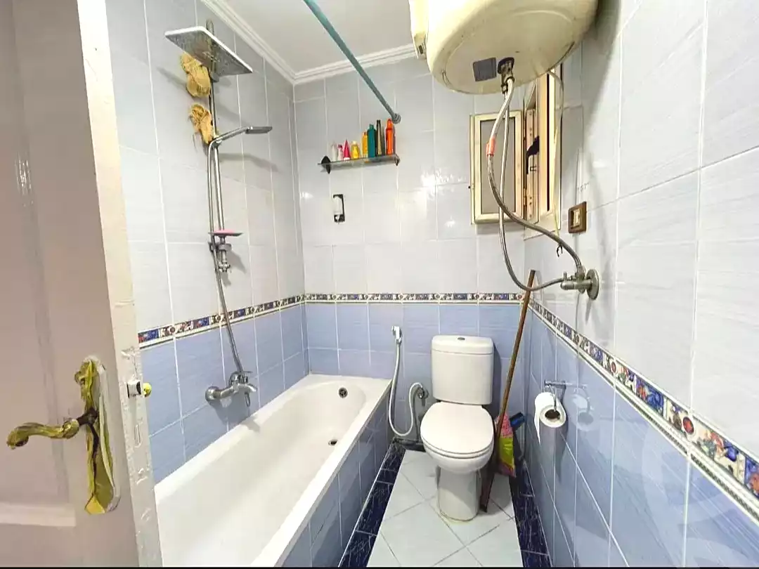 https://aqarmap.com.eg/en/listing/7233096-for-sale-alexandria-ganaklis