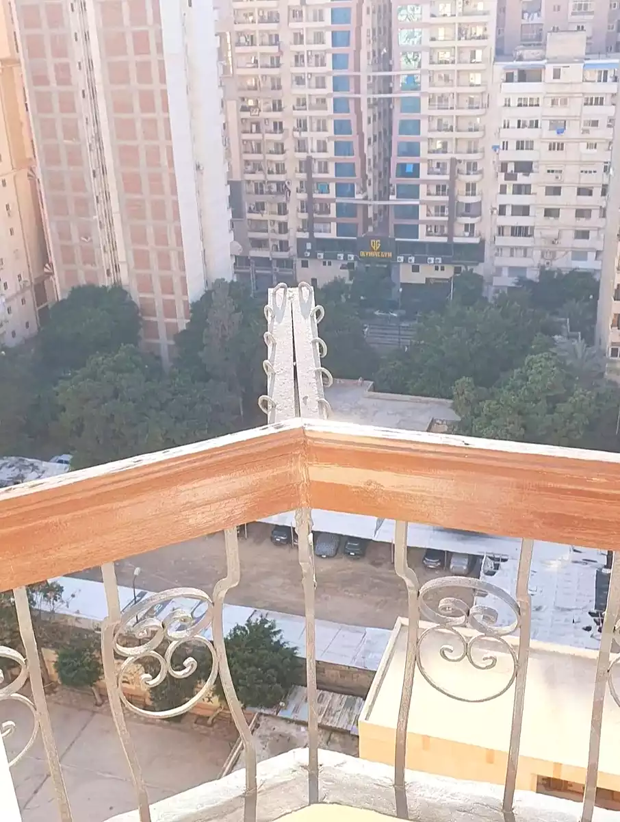 https://aqarmap.com.eg/en/listing/7233096-for-sale-alexandria-ganaklis