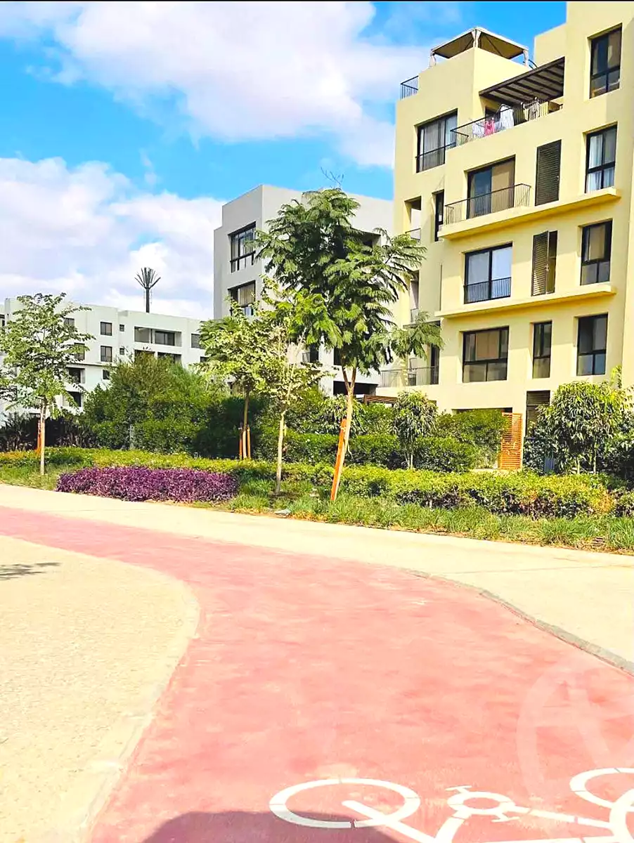 https://aqarmap.com.eg/en/listing/7233381-for-sale-cairo-6th-of-october-hadaeq-october-compounds-o-west-club-yard-o-west