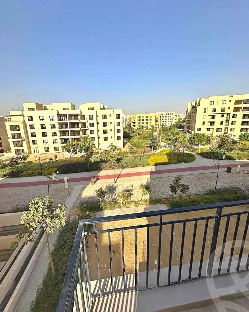 https://aqarmap.com.eg/en/listing/7233527-for-sale-cairo-6th-of-october-hadaeq-october-compounds-o-west-club-yard-o-west
