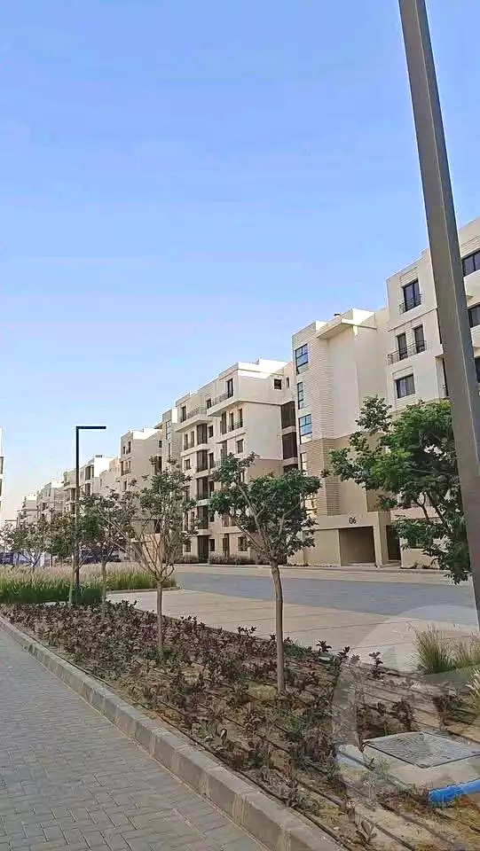 https://aqarmap.com.eg/ar/listing/7234143-for-sale-cairo-6th-of-october-hadaeq-october-compounds-o-west-club-yard-o-west