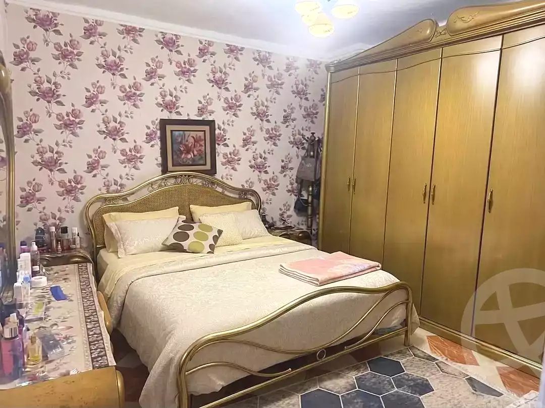 https://aqarmap.com.eg/ar/listing/7234438-for-sale-cairo-el-haram-shareaa-khatem-el-morsalen