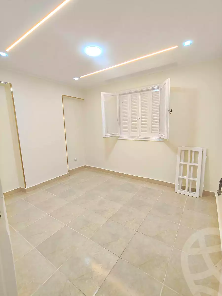 https://aqarmap.com.eg/ar/listing/7235301-for-sale-alexandria-sydy-bshr-shr-mlk-hfny