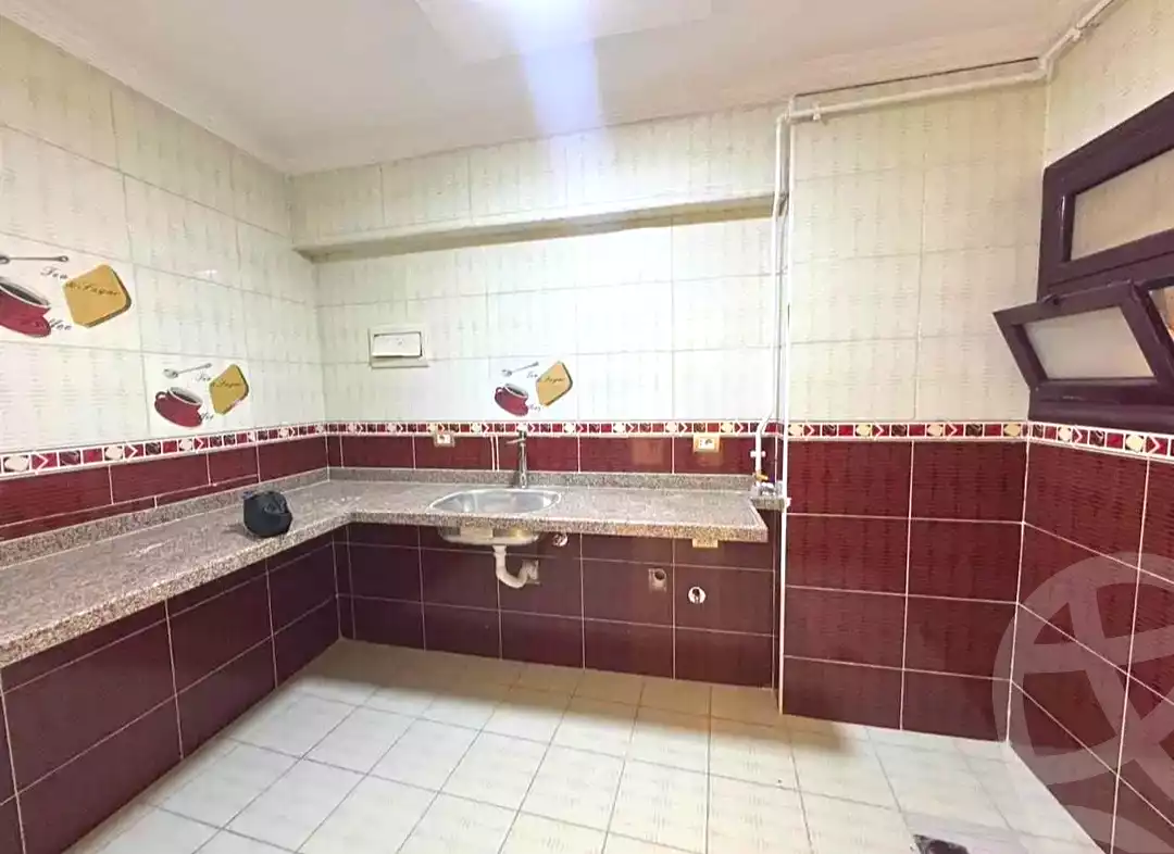 https://aqarmap.com.eg/ar/listing/7235946-for-sale-alexandria-sydy-bshr-sydy-bshr-bhry-shr-mhmwd-l-yswy