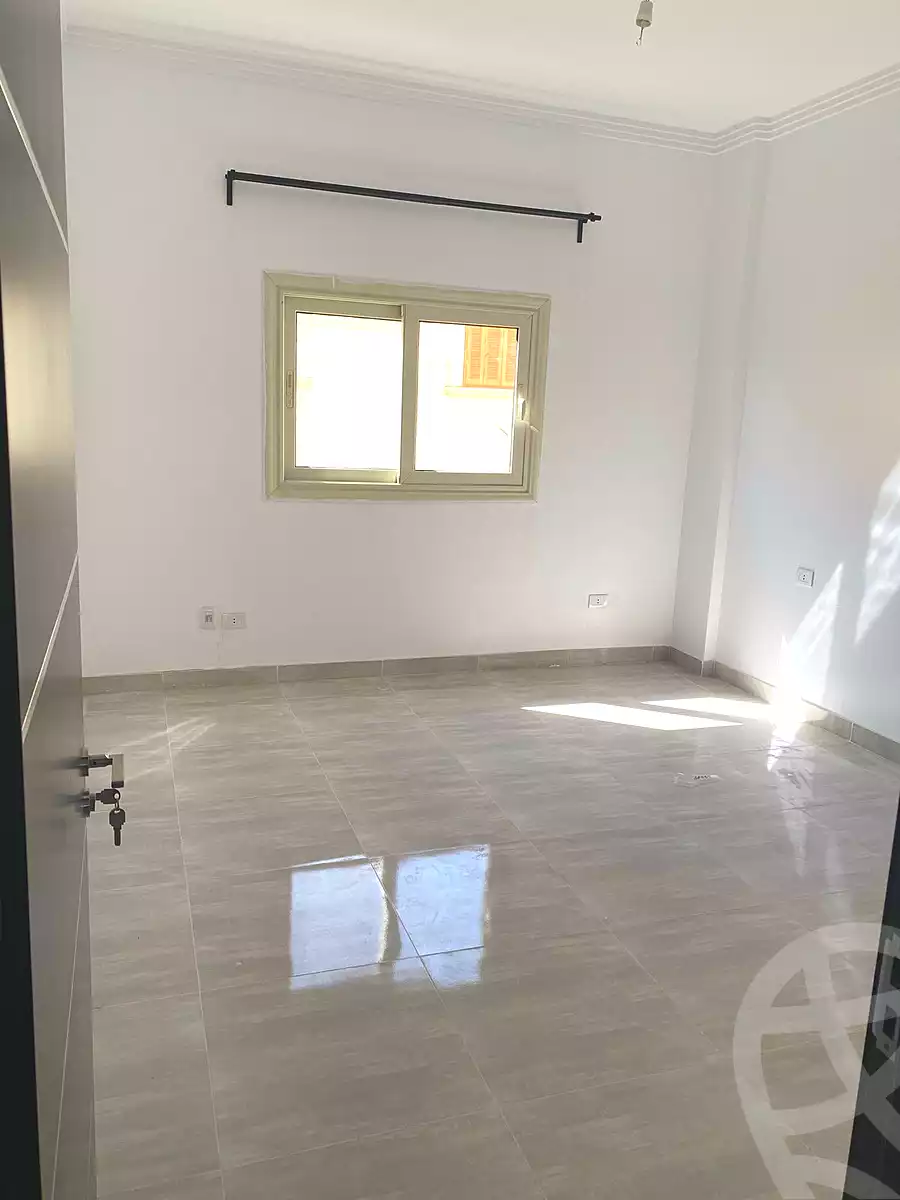 https://aqarmap.com.eg/ar/listing/7236053-for-rent-cairo-new-cairo-ganob-el-akadamiya-south-academy-d-khaled-ibn-el-waleed-st