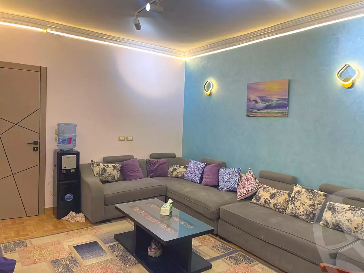 https://aqarmap.com.eg/ar/listing/7236396-for-sale-cairo-6th-of-october-hadaeq-october-compounds-el-fardoos-city