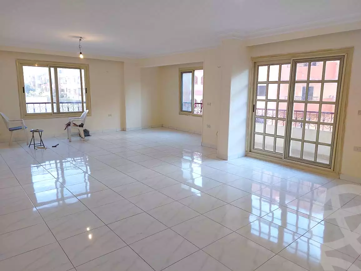 https://aqarmap.com.eg/ar/listing/7236409-for-sale-cairo-6th-of-october-el-ahyaa-neighborhood-2nd-divided-from-al-kafrawei-st