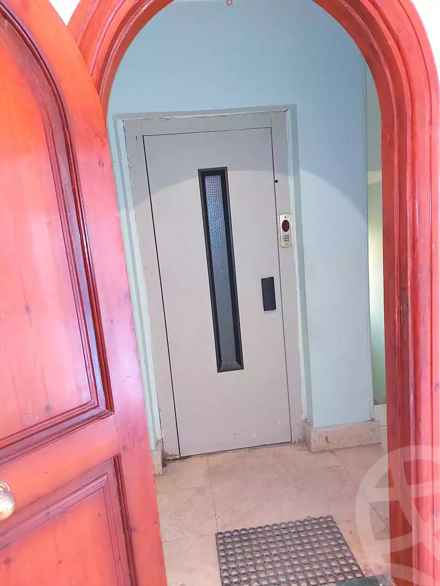 https://aqarmap.com.eg/ar/listing/7236409-for-sale-cairo-6th-of-october-el-ahyaa-neighborhood-2nd-divided-from-al-kafrawei-st