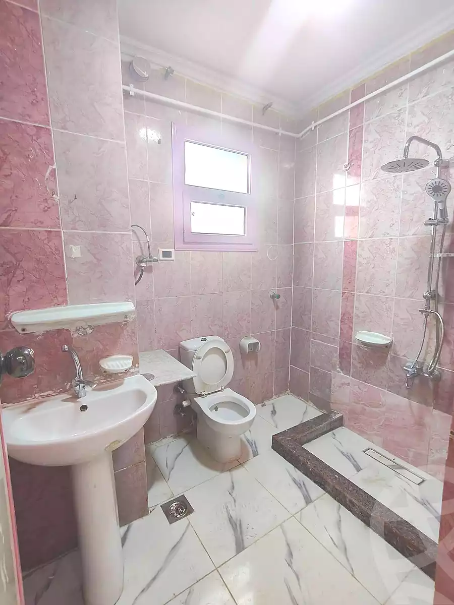https://aqarmap.com.eg/ar/listing/7237291-for-sale-alexandria-sydy-bshr-sydy-bshr-bhry-mohamed-el-srafi-st.