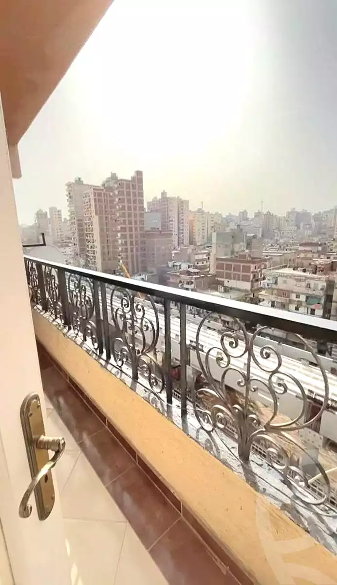 https://aqarmap.com.eg/ar/listing/7238280-for-sale-alexandria-sydy-bshr-shr-mlk-hfny