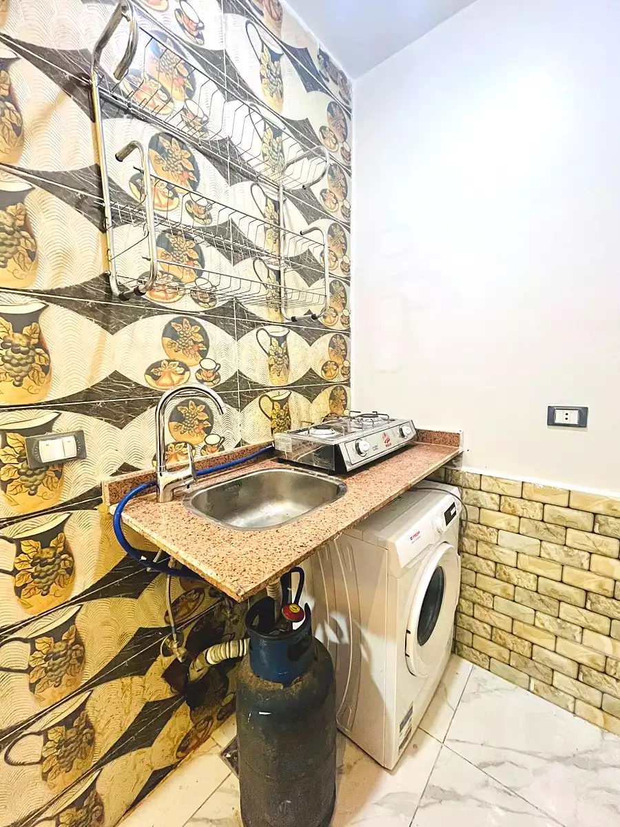 https://aqarmap.com.eg/ar/listing/7238456-for-rent-cairo-6th-of-october-el-ahyaa-neighborhood-1st-eighth-neighborhood