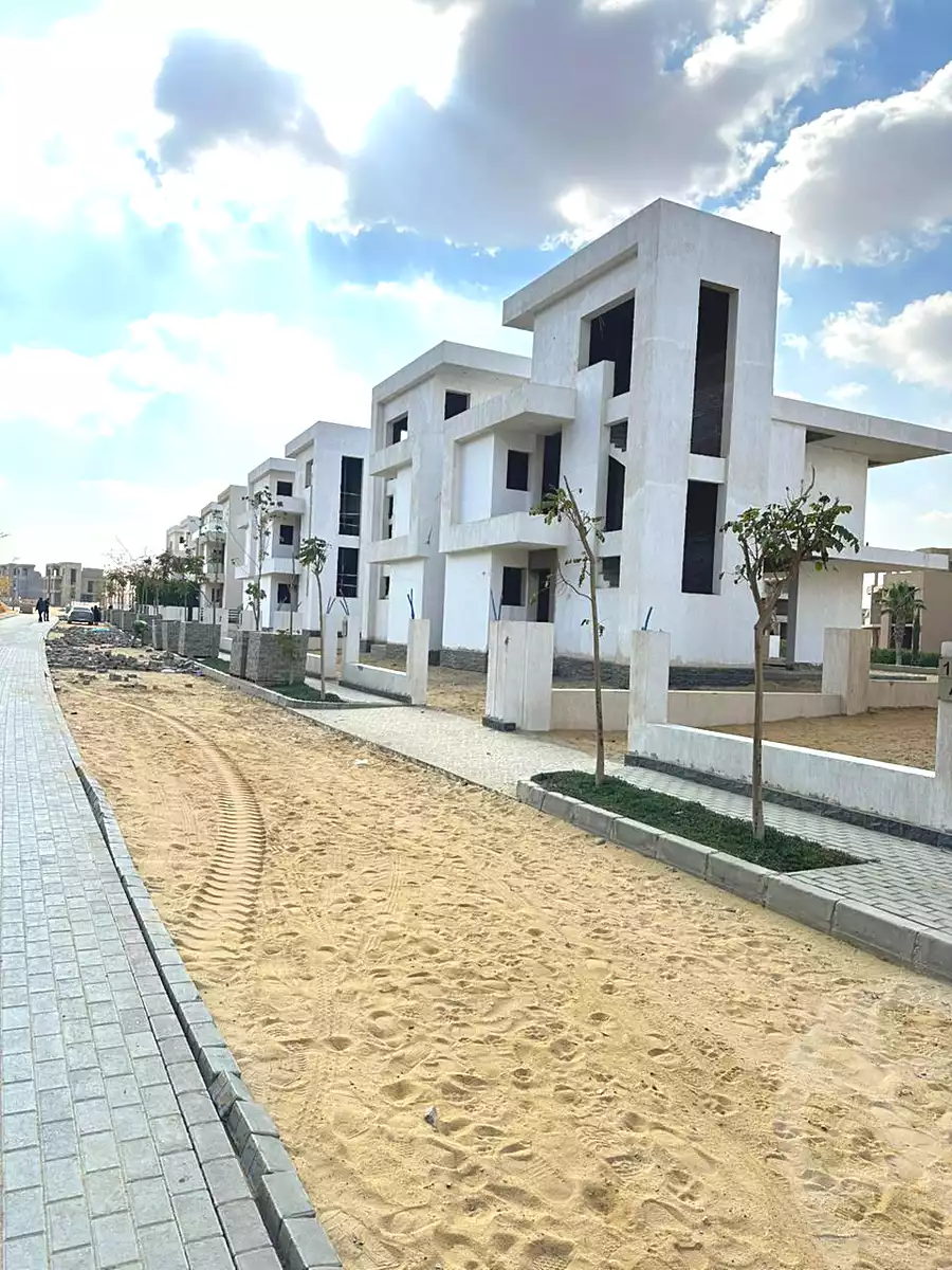 https://aqarmap.com.eg/ar/listing/7238669-for-sale-cairo-new-cairo-lmstqbl-syty-compounds-nyoum-arab-development