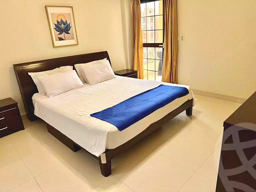 https://aqarmap.com.eg/ar/listing/7238973-for-rent-cairo-new-cairo-lrhb-city-phase-4-mohammed-farid-st