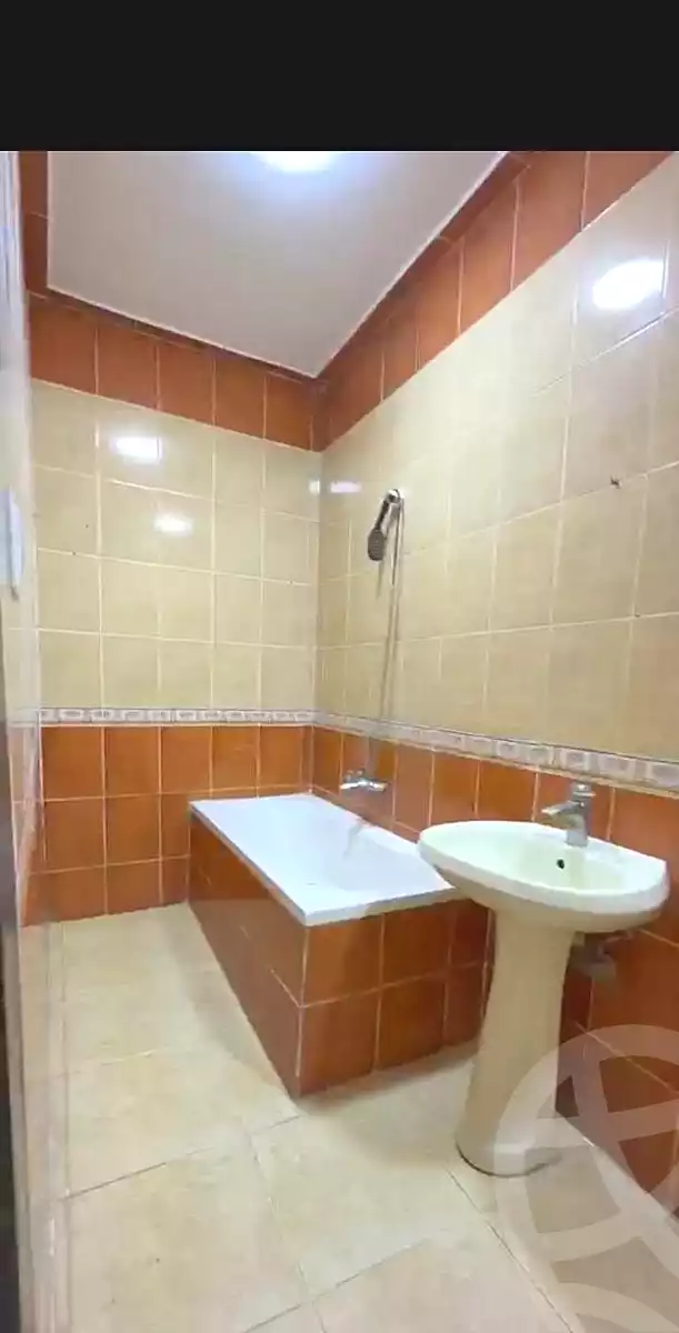 https://aqarmap.com.eg/ar/listing/7239465-for-sale-alexandria-el-asafra-shr-45