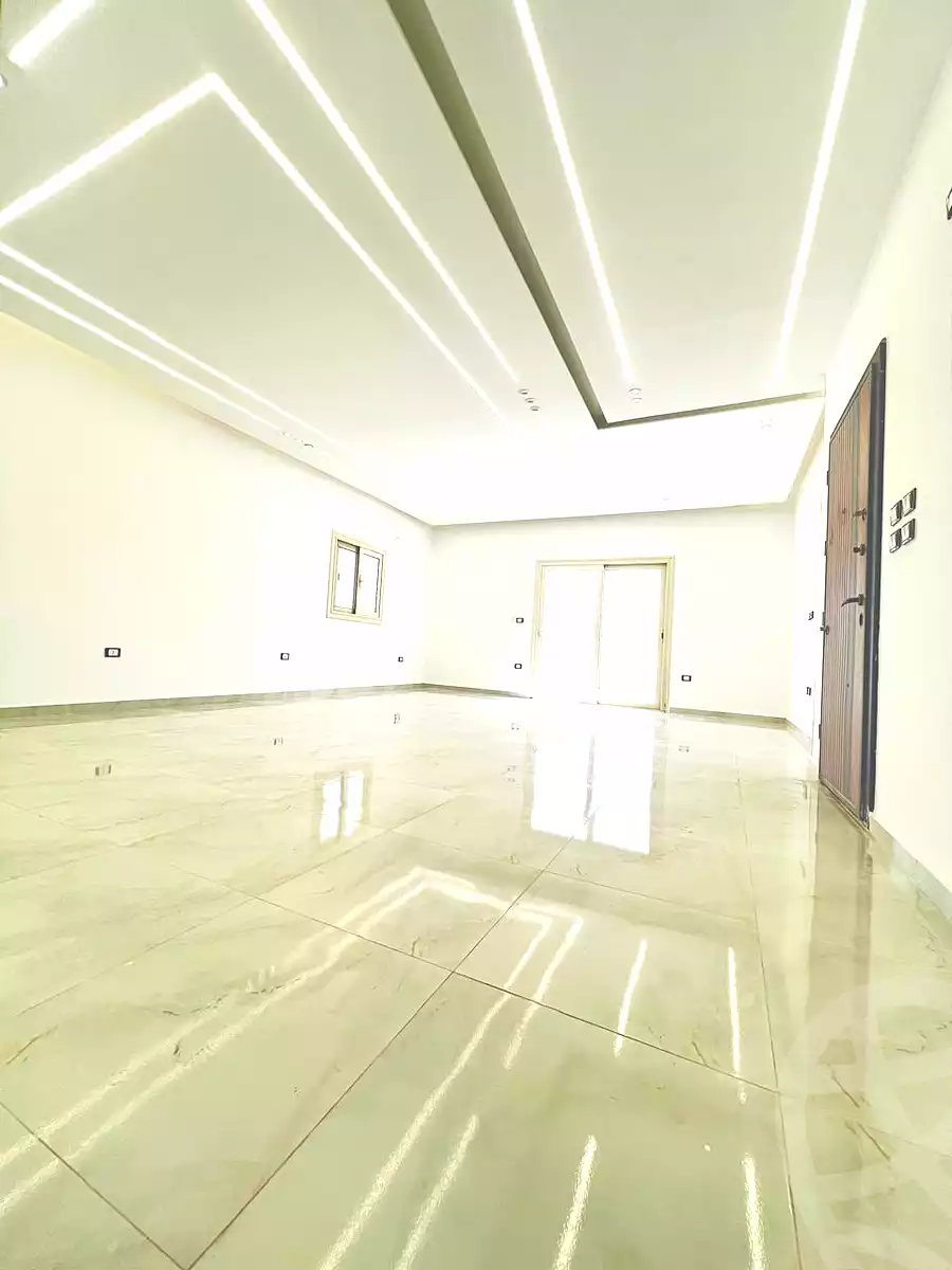 https://aqarmap.com.eg/ar/listing/7240158-for-sale-cairo-new-cairo-first-settlement-mhwr-mstfy-kml