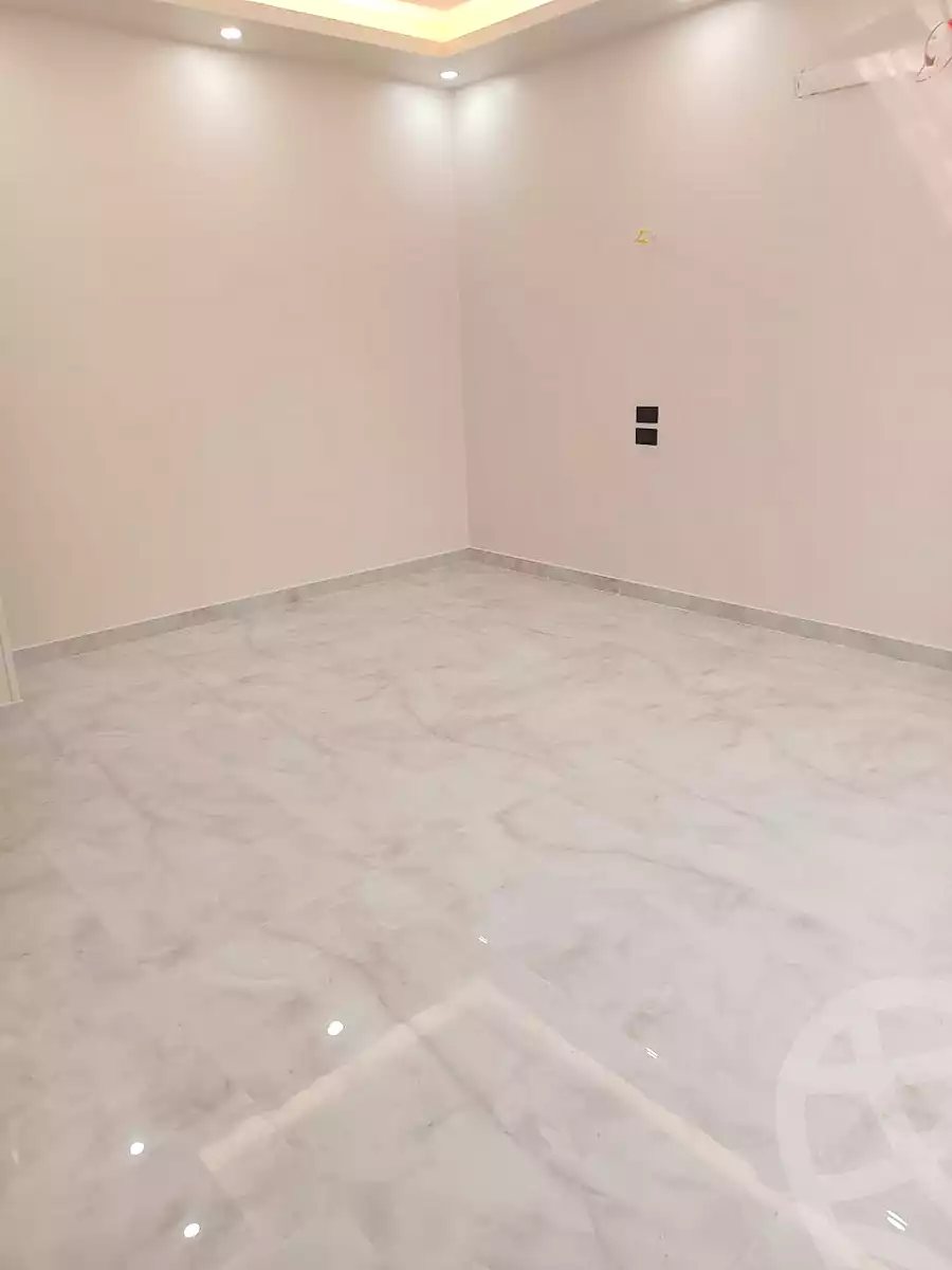 https://aqarmap.com.eg/ar/listing/7240384-for-sale-cairo-el-sheikh-zayed-city-compounds-el-khamayel