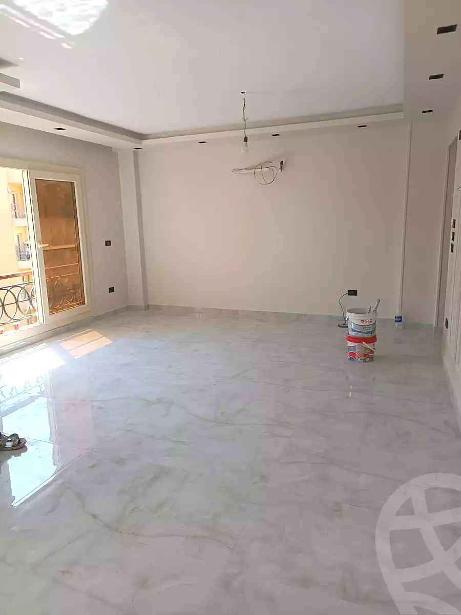 https://aqarmap.com.eg/ar/listing/7240384-for-sale-cairo-el-sheikh-zayed-city-compounds-el-khamayel