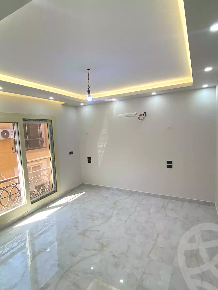 https://aqarmap.com.eg/ar/listing/7240384-for-sale-cairo-el-sheikh-zayed-city-compounds-el-khamayel