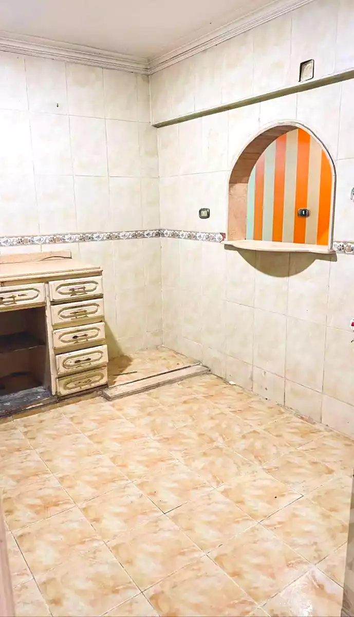 https://aqarmap.com.eg/en/listing/7241920-for-sale-alexandria-al-agamy-el-hanouvel-el-kholafaa-el-rashdeen-st