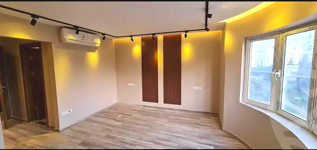 https://aqarmap.com.eg/en/listing/7243921-for-sale-cairo-new-cairo-compounds-mountain-view-hyde-park