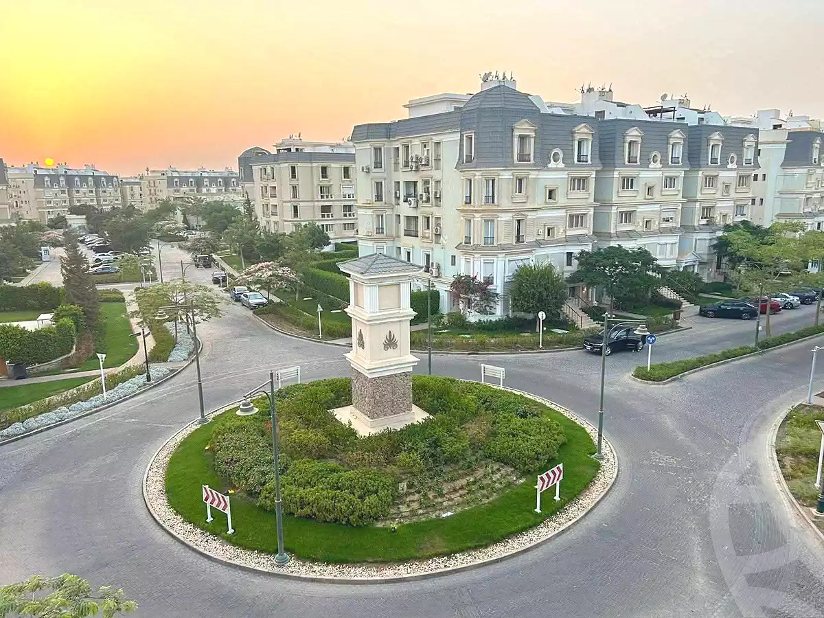 https://aqarmap.com.eg/en/listing/7243921-for-sale-cairo-new-cairo-compounds-mountain-view-hyde-park