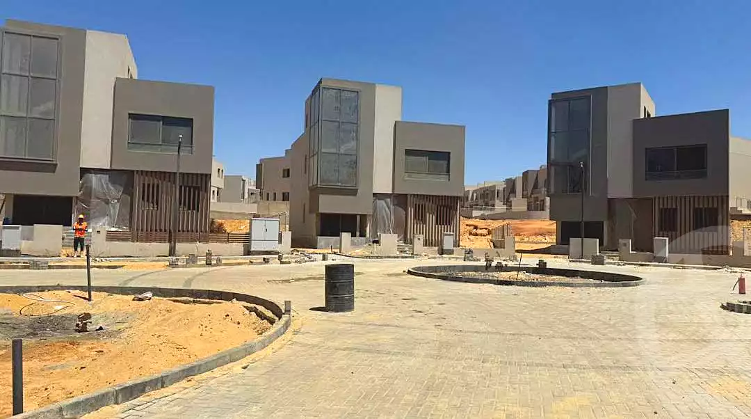 https://aqarmap.com.eg/en/listing/7244375-for-sale-cairo-new-administrative-capital-r7-vinci