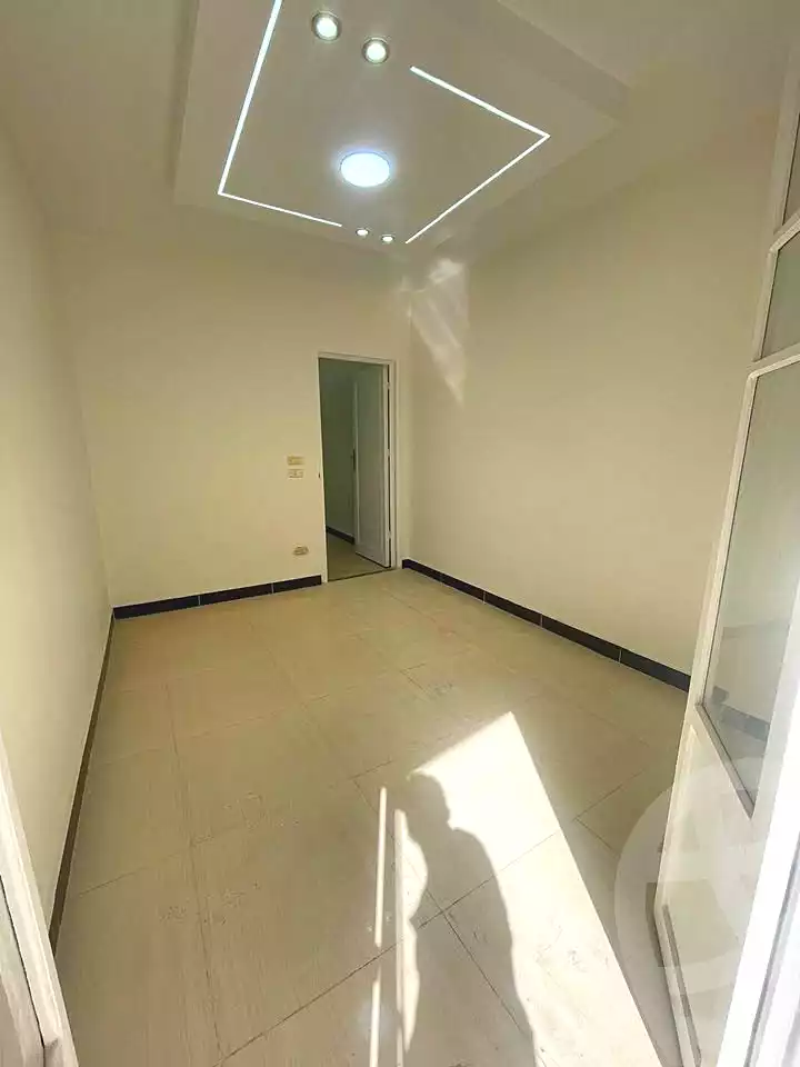 https://aqarmap.com.eg/ar/listing/7244850-for-sale-alexandria-el-asafra-shr-45