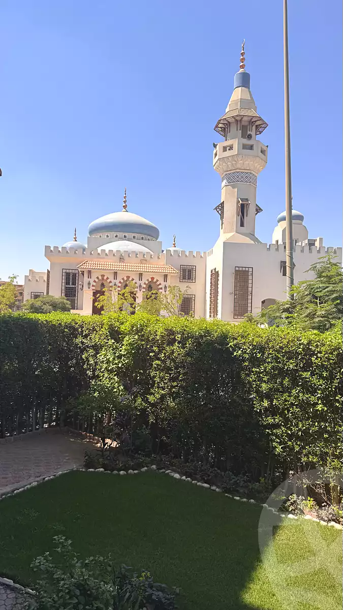 https://aqarmap.com.eg/ar/listing/7245338-for-sale-cairo-el-sheikh-zayed-city-compounds-el-khamayel