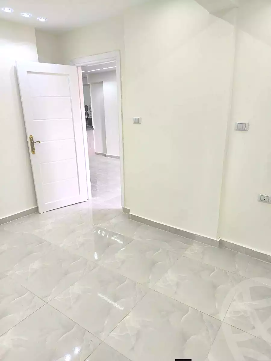 https://aqarmap.com.eg/ar/listing/7246011-for-sale-alexandria-al-agamy-lbytsh-bianchiii