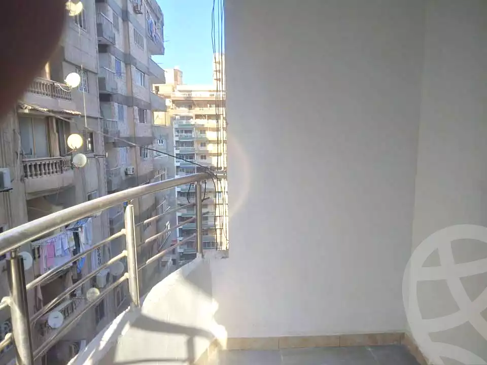 https://aqarmap.com.eg/ar/listing/7246575-for-rent-alexandria-el-asafra-shr-45