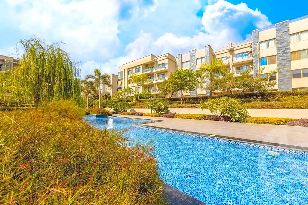 https://aqarmap.com.eg/ar/listing/7247067-for-sale-cairo-new-cairo-compounds-galleria-moon-valley-compound-arabia