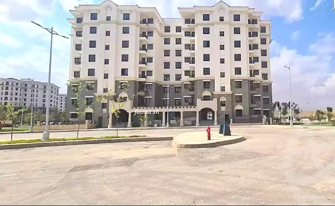 https://aqarmap.com.eg/en/listing/7247131-for-sale-cairo-new-administrative-capital-r7-celia-mntq-l-mrt-1